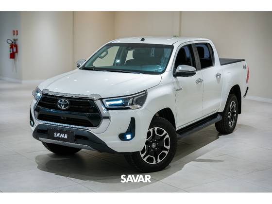 TOYOTA HILUX 2.8 D-4D TURBO DIESEL CD SRX 4X4 AUTOMÁTICO